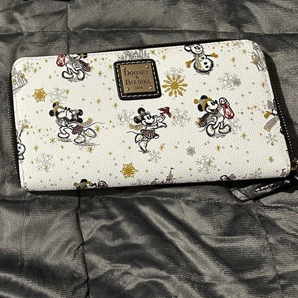 Dooney and bourke Disney winter wonderland wallet. NWOT - Picture 1 of 2
